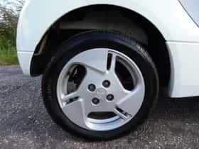 Mitsubishi I-MiEV (2011) thumbnail 18