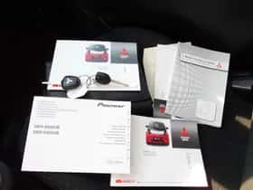 Mitsubishi I-MiEV (2011) thumbnail 19