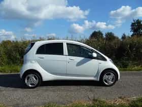 Mitsubishi I-MiEV (2011) thumbnail 4