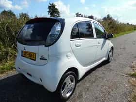 Mitsubishi I-MiEV (2011) thumbnail 5