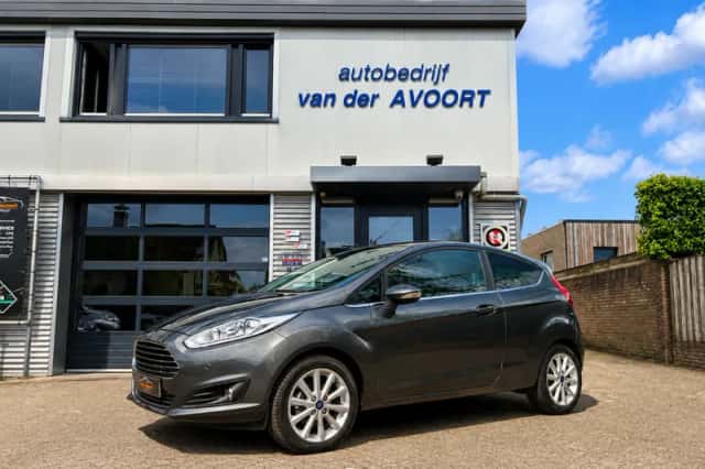 Ford Fiesta (2017) thumbnail 1