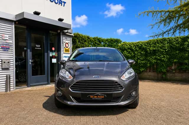 Ford Fiesta (2017) thumbnail 2