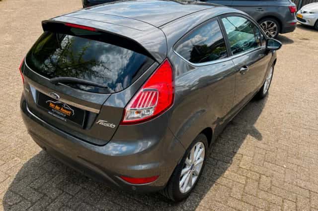 Ford Fiesta (2017) thumbnail 5