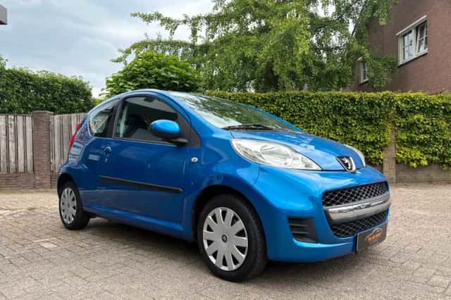 Peugeot 107 (2010) thumbnail 3