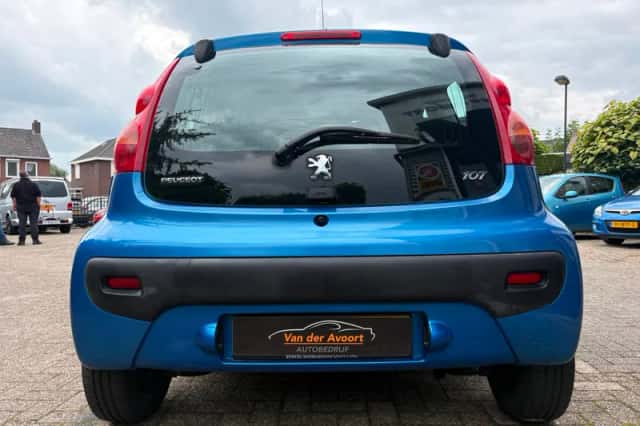 Peugeot 107 (2010) thumbnail 6