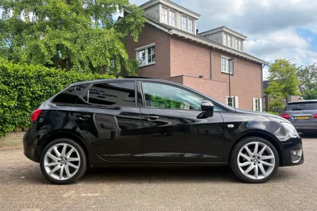 SEAT Ibiza (2017) thumbnail 5