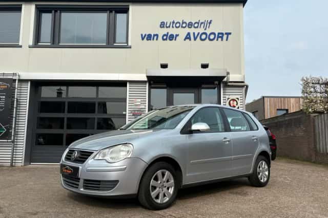 Volkswagen Polo (2006) thumbnail 1