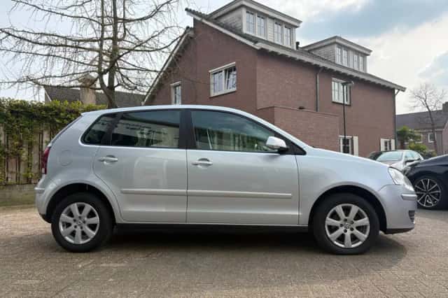 Volkswagen Polo (2006) thumbnail 4
