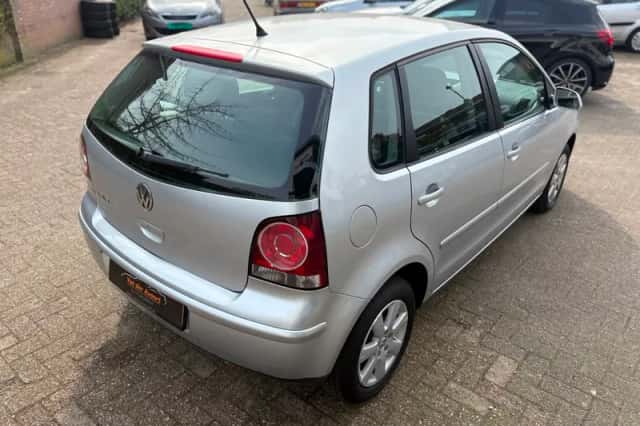 Volkswagen Polo (2006) thumbnail 5