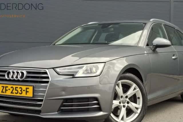 Audi A4 (2018) thumbnail 1