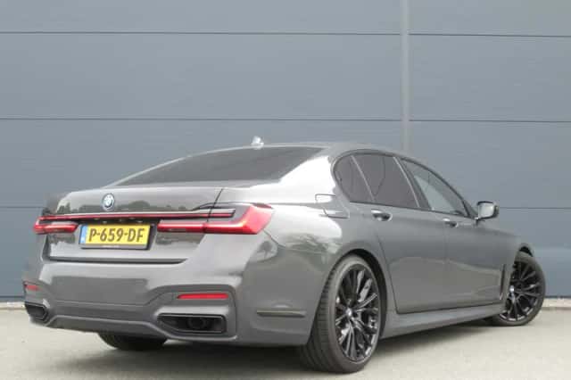 BMW 7-Serie (2022) thumbnail 3
