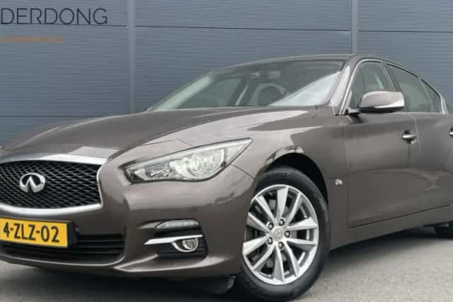 Infiniti Q50 (2015) thumbnail 1