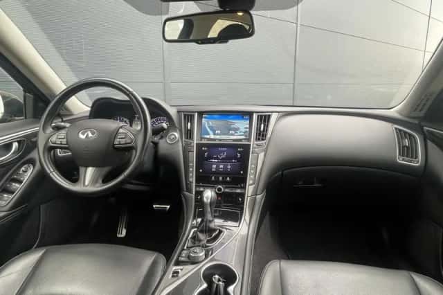 Infiniti Q50 (2015) thumbnail 4