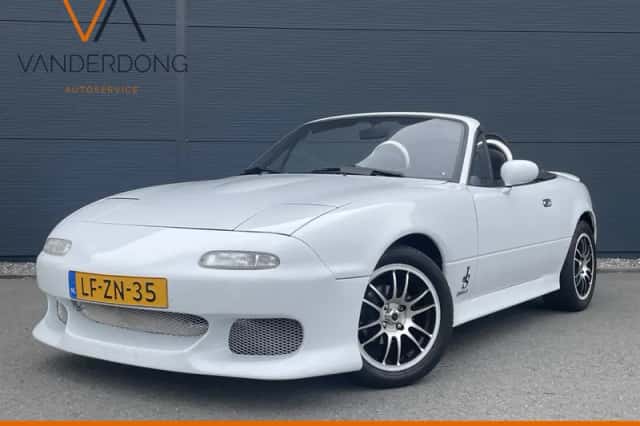 Mazda MX-5 (1991) thumbnail 2