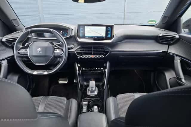 Peugeot 2008 (2008) thumbnail 4