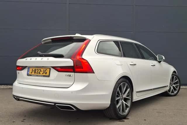Volvo V90 (2020) thumbnail 3
