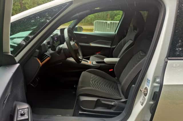 CUPRA Born (2024) thumbnail 6