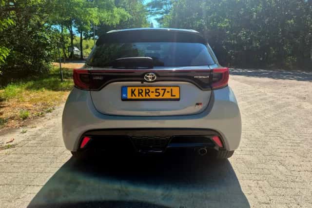 Toyota Yaris (2023) thumbnail 3