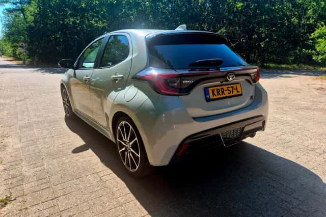 Toyota Yaris (2023) thumbnail 4