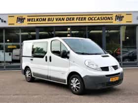 Renault Trafic (2013) thumbnail 2