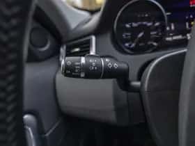 Land Rover Discovery Sport (2016) thumbnail 31