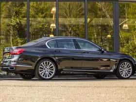 BMW 7-Serie (2016) thumbnail 5