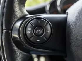 MINI Cooper (2017) thumbnail 30