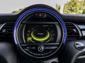 MINI Cooper (2017) thumbnail 36