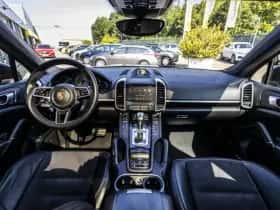 Porsche Cayenne (2017) thumbnail 18