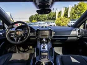 Porsche Cayenne (2017) thumbnail 19