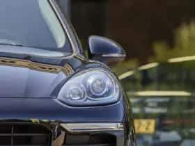 Porsche Cayenne (2017) thumbnail 3