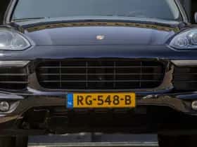 Porsche Cayenne (2017) thumbnail 4