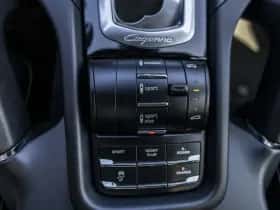 Porsche Cayenne (2017) thumbnail 32