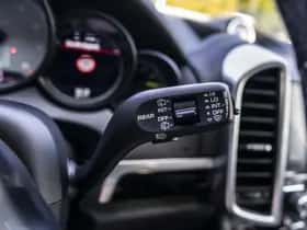 Porsche Cayenne (2017) thumbnail 37
