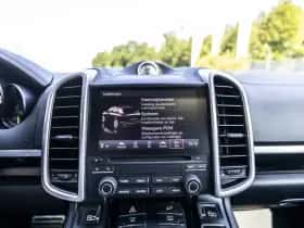 Porsche Cayenne (2017) thumbnail 45