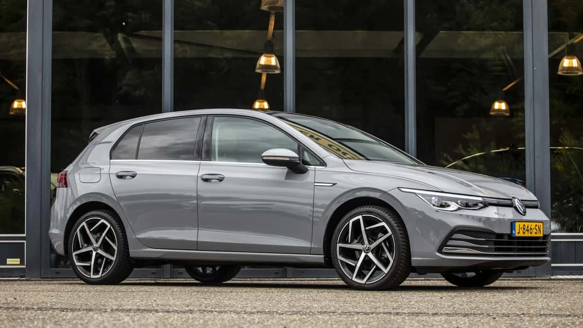 Volkswagen Golf (2020) — foto 1