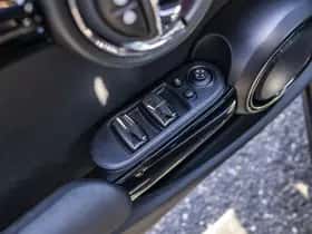 MINI Cooper S (2019) thumbnail 18