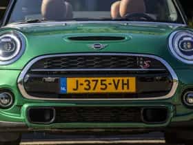 MINI Cooper S (2019) thumbnail 3