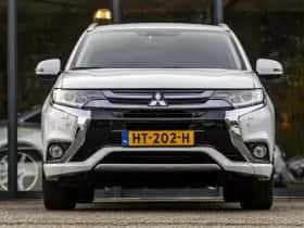 Mitsubishi Outlander thumbnail 3