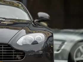 Aston Martin V8 Vantage (2011) thumbnail 4