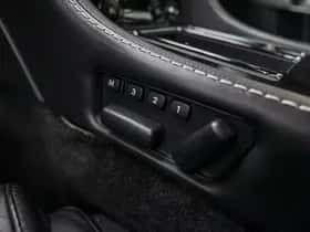 Aston Martin V8 Vantage (2011) thumbnail 32