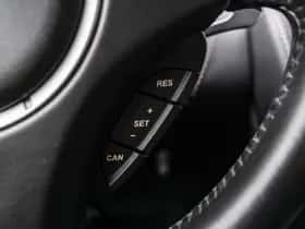Aston Martin V8 Vantage (2011) thumbnail 35