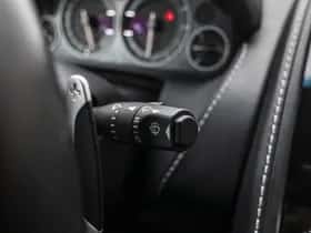 Aston Martin V8 Vantage (2011) thumbnail 37