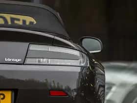 Aston Martin V8 Vantage (2011) thumbnail 7