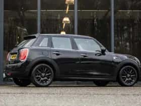 MINI One (2021) thumbnail 6