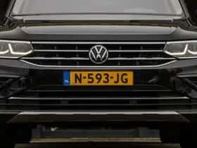 Volkswagen Tiguan (2021) thumbnail 3