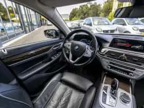 BMW 7-Serie (2018) thumbnail 30