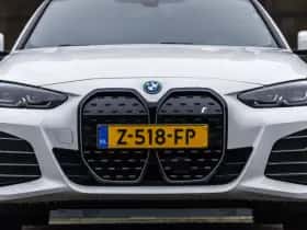 BMW i4 (2024) thumbnail 4