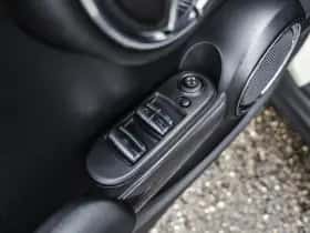 MINI Cooper (2019) thumbnail 30