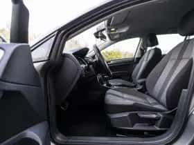 Volkswagen Golf (2016) thumbnail 21